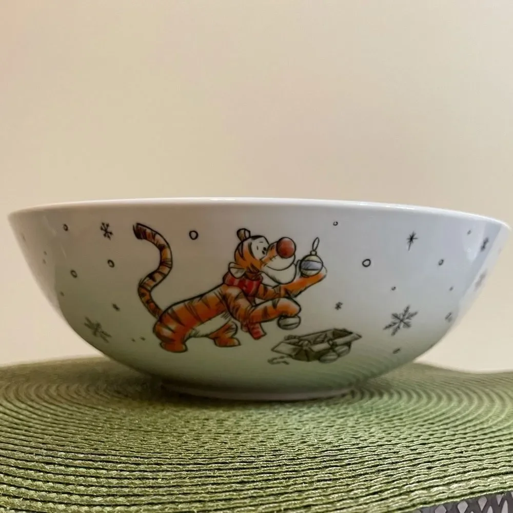 Disney Winnie the Pooh Christmas large bowl NWT